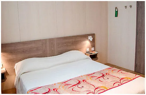Brit Hotel Confort Le Revest 생트막시메