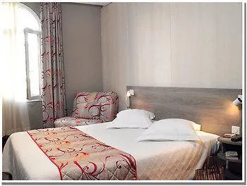 Brit Hotel Confort Le Revest Sainte-Maxime