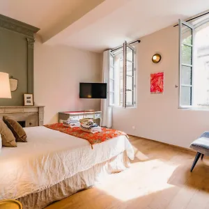  Bed & Breakfast Le Petit - & A Deux Pas Du Pont D'avignon Et Du Palais Des Papes France