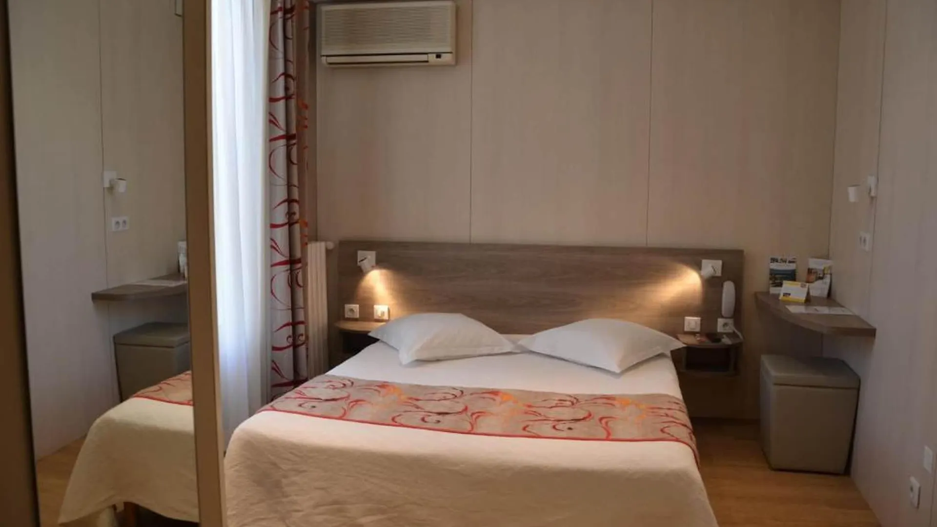 ***  Brit Hotel Confort Le Revest Sainte-Maxime Frankrike
