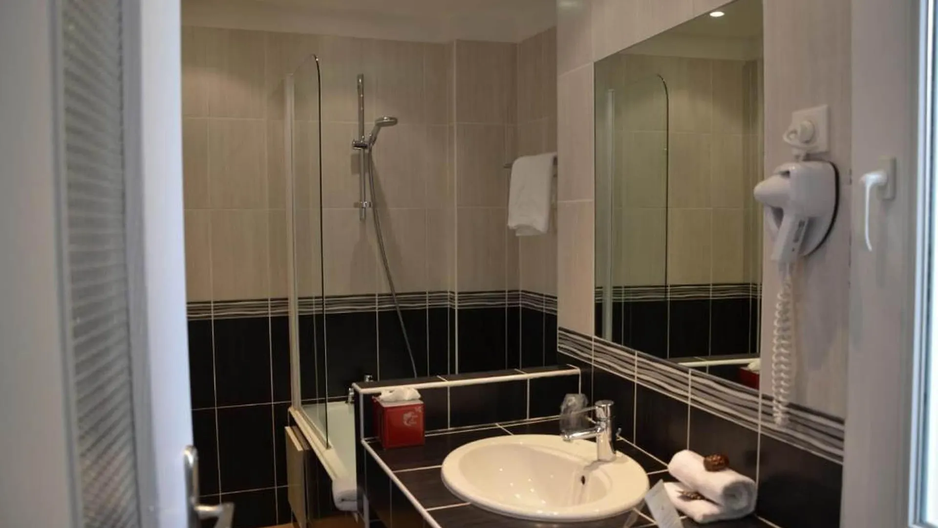 ***  Brit Hotel Confort Le Revest Sainte-Maxime Frankrike