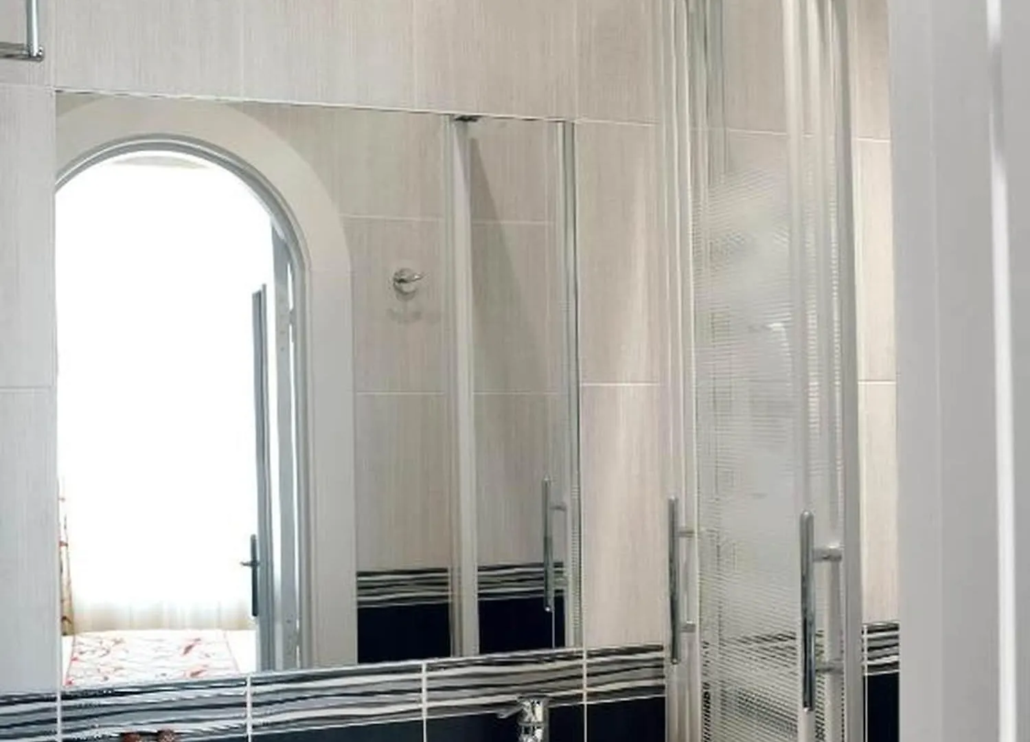 Brit Hotel Confort Le Revest Sainte-Maxime