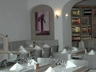 Brit Hotel Confort Le Revest Sainte-Maxime 3*,