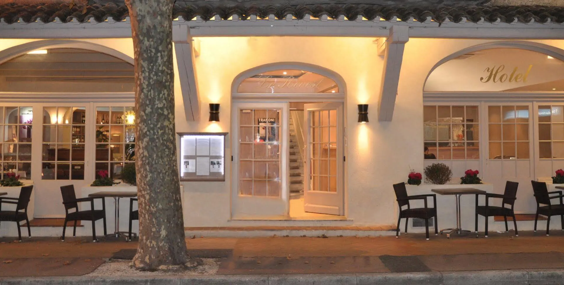 Brit Hotel Confort Le Revest Sainte-Maxime